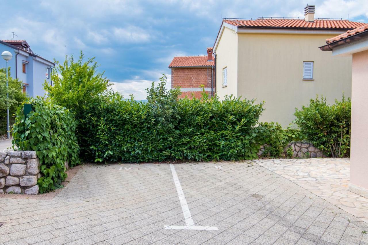 Apartment Rose Malinska Exterior foto